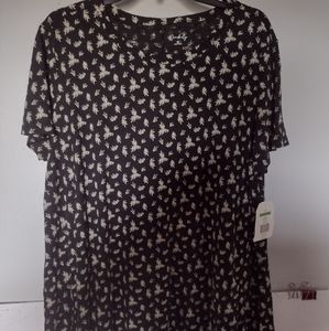 Wonderly Women's New Top Size 1X Black Floral Flowing Longer Sides Cotton Org.32